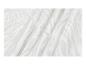 Tissu blanc avec un motif zébré abstrait gris clair, drapé avec des plis doux.