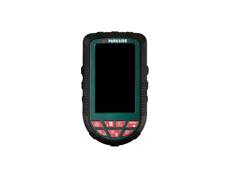 Appareil portable vert et noir avec écran et boutons rouges pour diverses fonctions.