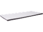 Matelas blanc et gris clair, long et étroit.