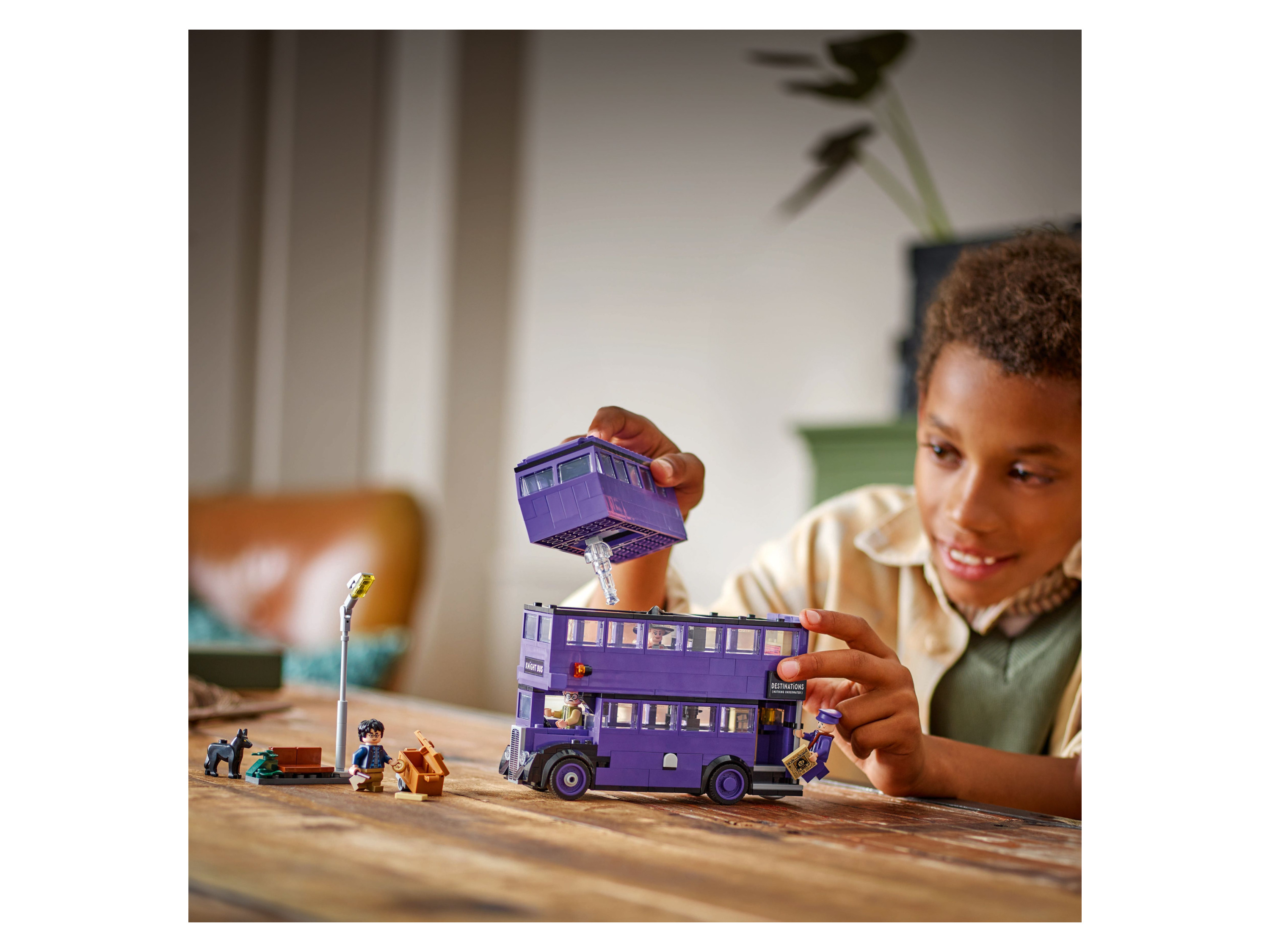 LEGO® Harry Potter™ 76446 Aventure en Magicobus - vue 2