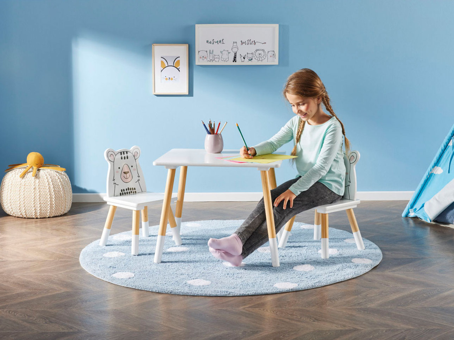 Lidl childrens table clearance and chairs