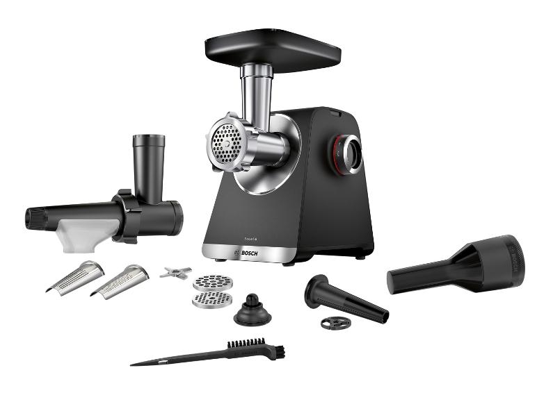 Hachoir à viande avec divers accessoires et embouts.