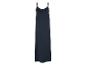 Robe longue noire, style estival.