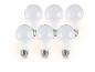 Six ampoules LED blanches sur un fond blanc.