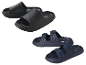 Sandales pour enfants : modèle noir à enfiler et modèle bleu marine à boucles.