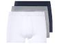 Trois paquets de boxers en blanc, gris et bleu foncé.