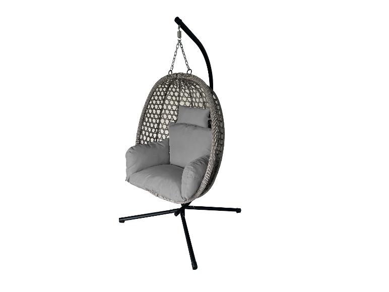 Fauteuil suspendu en rotin synthétique avec coussins gris sur support métallique noir