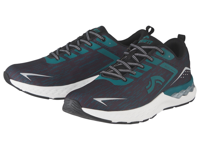 Chaussures de course Drivit noires et vertes.