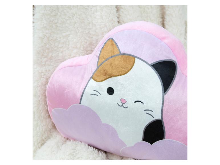 Coussin nuage rose avec chat kawaii.