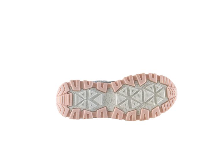 Semelle extérieure d'une chaussure d'enfant avec des motifs roses et gris.