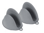 Deux mitaines de four en silicone grises.