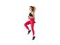 Femme en legging rose et brassière de sport noire faisant de l'exercice avec des haltères