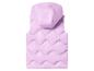 Vue arrière d'un gilet matelassé violet clair avec capuche.