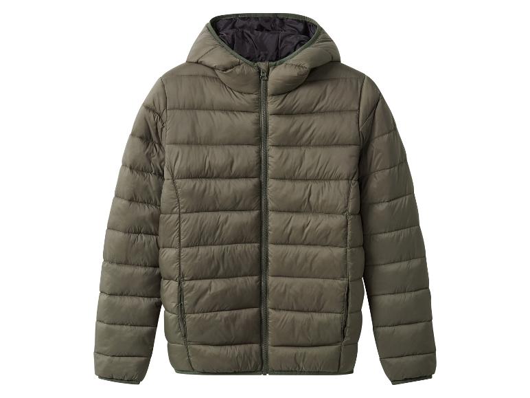 Veste matelassée verte à capuche.