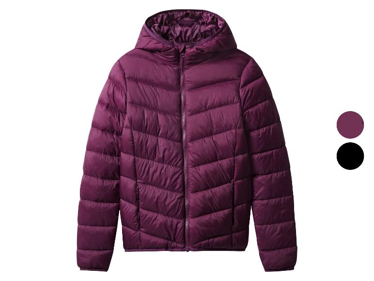 Veste rembourrée violette à capuche.