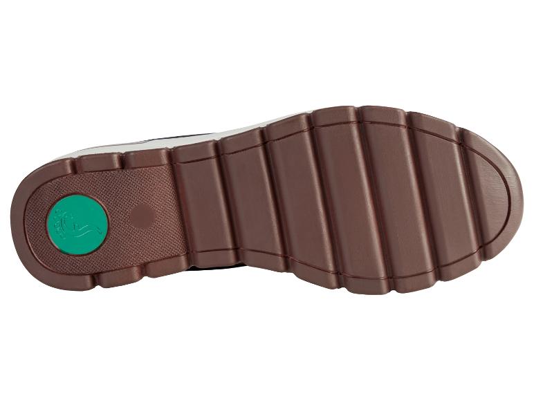 La semelle d'une chaussure marron avec un logo 'Ecco' vert.