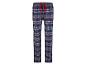 Pantalon de pyjama bleu à carreaux rouges et verts.