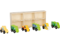 Véhicules jouets en bois, dont un rouleau compresseur, un camion benne et un camion poubelle avec étagère.
