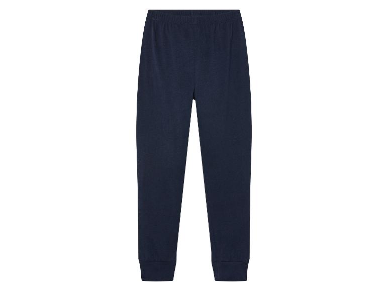 Un pantalon de survêtement bleu marine.