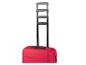 Une valise rouge avec une poignée télescopique extensible