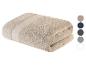 Serviettes de bain beige, plusieurs coloris disponibles.