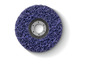 Un disque de ponçage bleu pour une ponceuse.