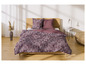 Un lit avec une couette rouge foncé à motif floral blanc.