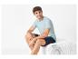 T-shirt et shorts pour homme.