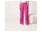 Pantalon de survêtement rose avec cordon à la taille.