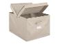Une boîte de rangement beige avec un couvercle, ouverte pour le rangement.