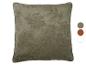 Coussin en velours vert olive avec feuilles brodées.