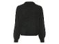 Un pull noir à manches longues