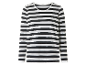 T-shirt à rayures noires et blanches à manches longues.