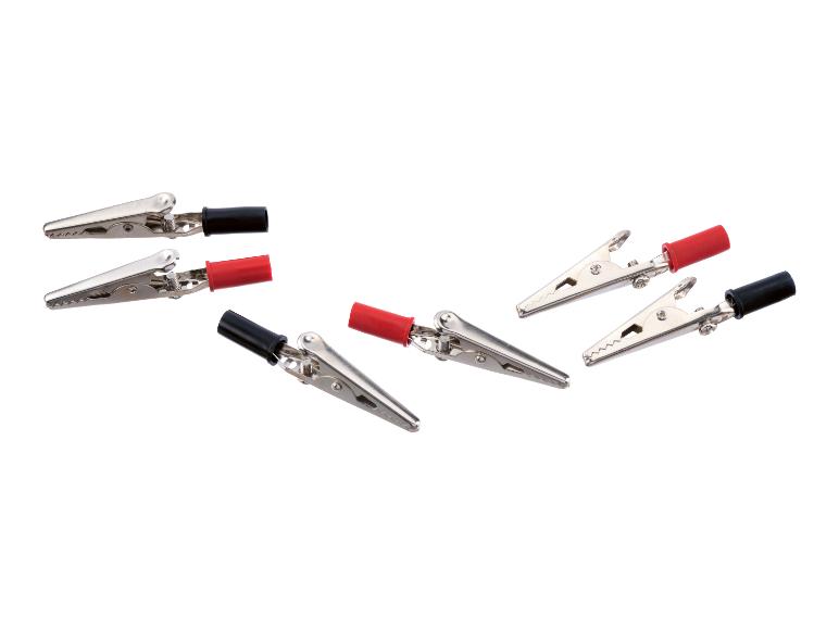 Six pinces crocodiles argentées avec des extrémités isolées rouges et noires.