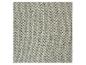 Un tissu tricoté gris avec une structure ouverte.