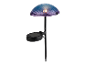 Une lampe solaire de jardin en forme de champignon, bleue et violette.