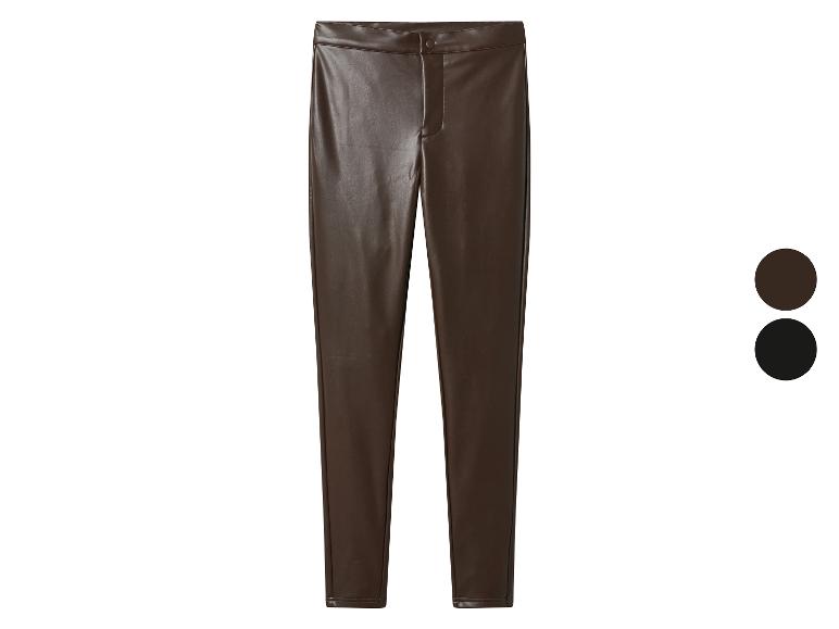 Pantalon en cuir marron avec fermeture boutonnée et deux options de couleur.