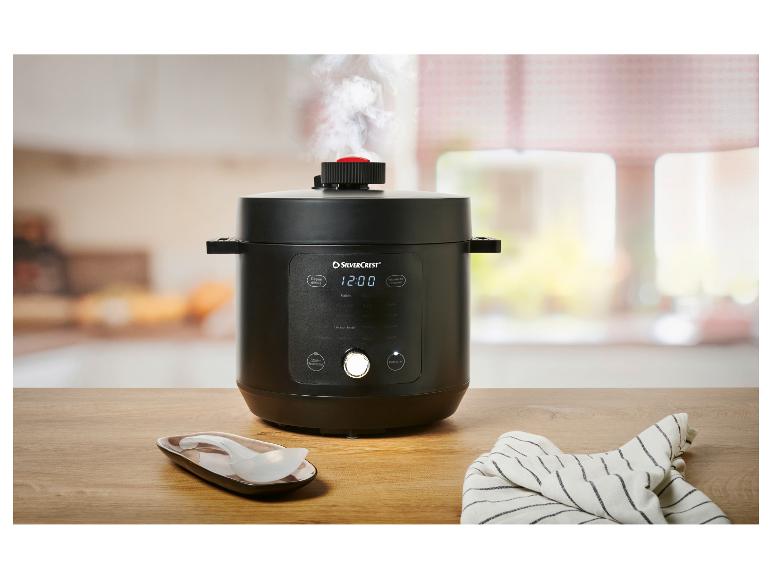 Une cocotte-minute SilverCrest dans une cuisine moderne.