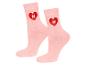 Deux paires de chaussettes roses avec un cœur rouge et un morceau de puzzle.