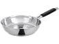 Casserole en acier inoxydable avec poignée noire.