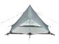 Tente de camping légère, design pyramidal, idéale pour le bivouac.