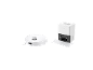 Robot aspirateur blanc et station de charge sur fond blanc.
