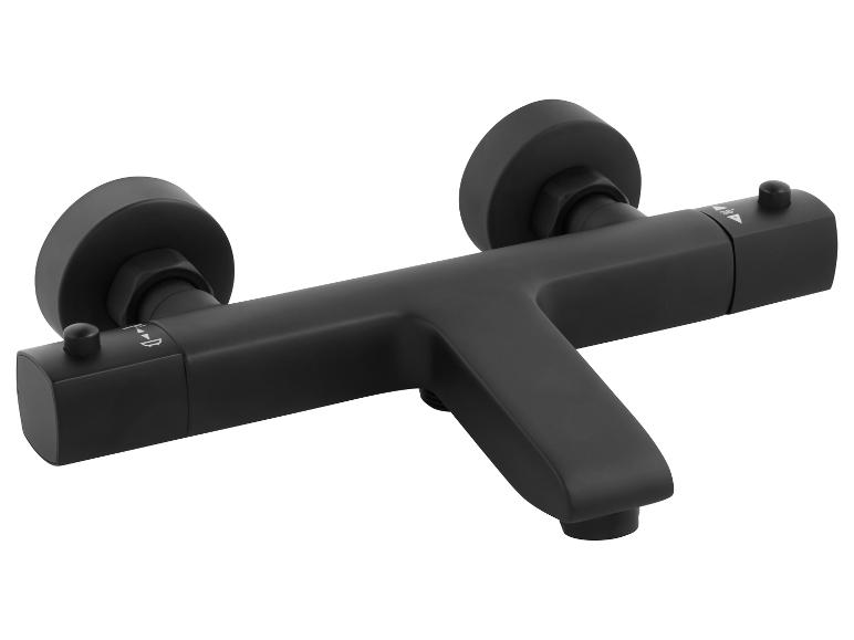 Un mitigeur thermostatique de douche noir mat.