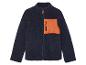 Une veste en polaire bleu marine avec une poche poitrine orange.