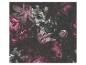 Papier peint floral foncé avec des pivoines roses, des lys et des hortensias.