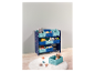 Rangement de jouets pour enfants à thème spatial, avec des bacs en tissu bleu et bleu menthe.