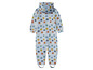 Une combinaison de pluie bleue avec une capuche pour enfants, avec un motif de visages amusants.