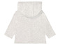Un sweat à capuche gris à manches longues pour bébé.