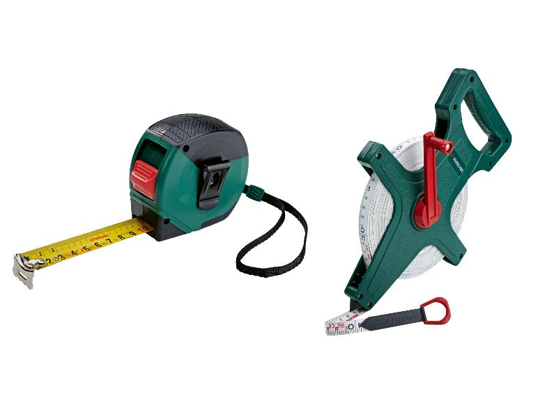 Deux mètres: un mètre ruban de 10m et un mètre à enrouleur de 50m pour des mesures précises.