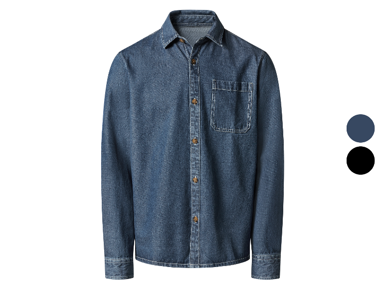 Une chemise en jean bleu foncé à manches longues.